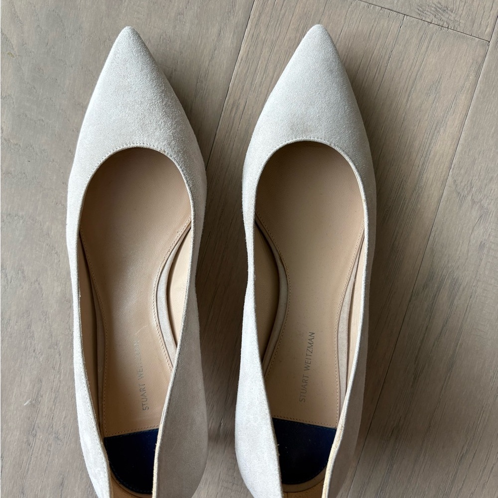 Stuart Weitzman Cream Pointed Toe Kitten Heels Size 9, 5M